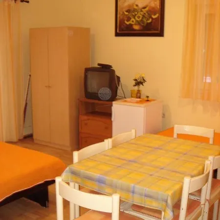 Studio In Puntadura With Balcony, Air Conditioning アパート *