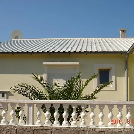 Studio In Puntadura With Balcony, Air Conditioning ヴィル